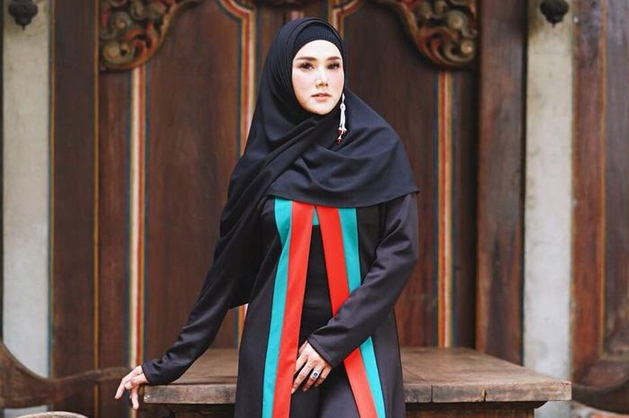 Detail Foto Mulan Jameela Berhijab Nomer 9