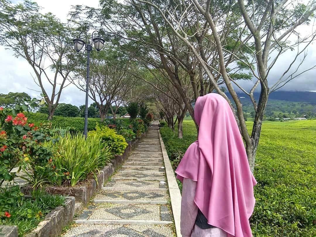 Foto Muslimah Dari Belakang - KibrisPDR