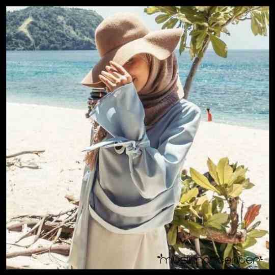 Detail Foto Muslimah Di Pantai Nomer 26