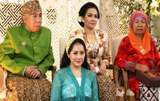 Detail Foto Nagita Slavina Dan Keluarga Nomer 17