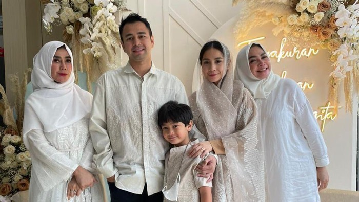 Detail Foto Nagita Slavina Dan Keluarga Nomer 36