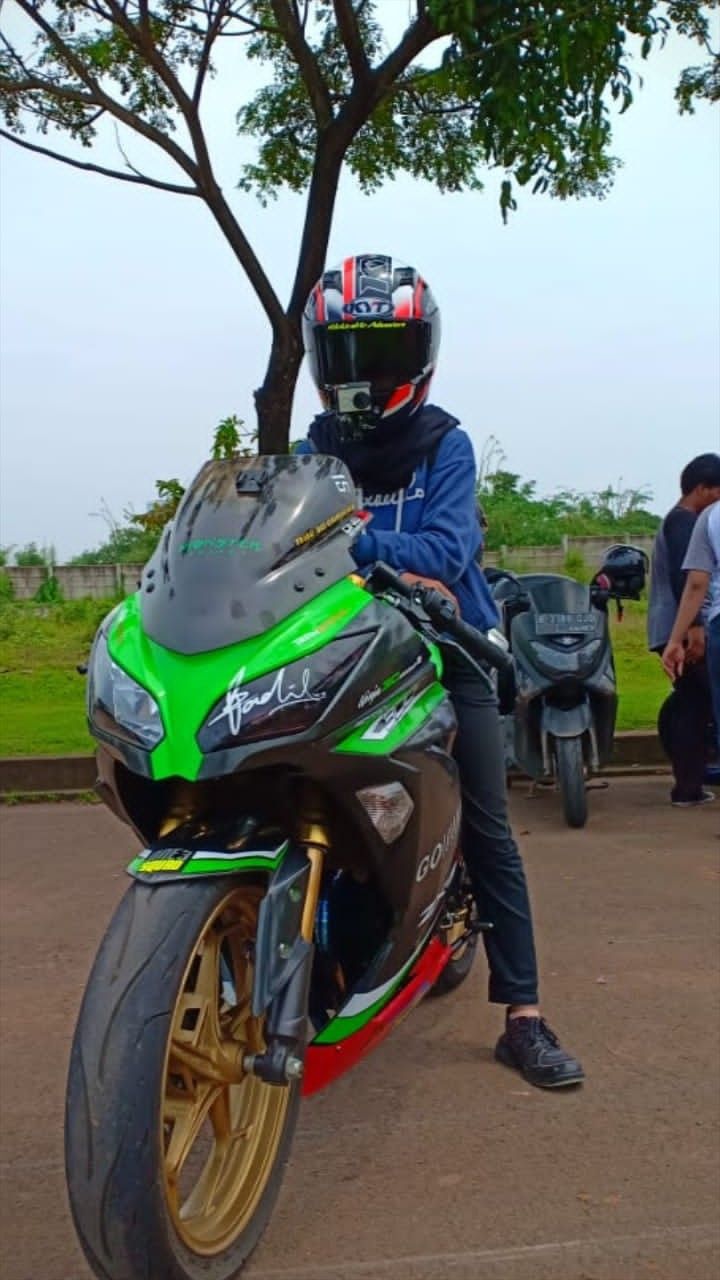 Detail Foto Naik Motor Ninja Nomer 44