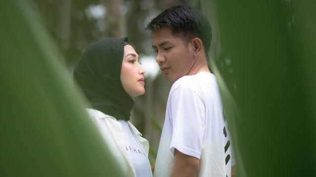 Detail Foto Naya Dan Putra Nomer 19