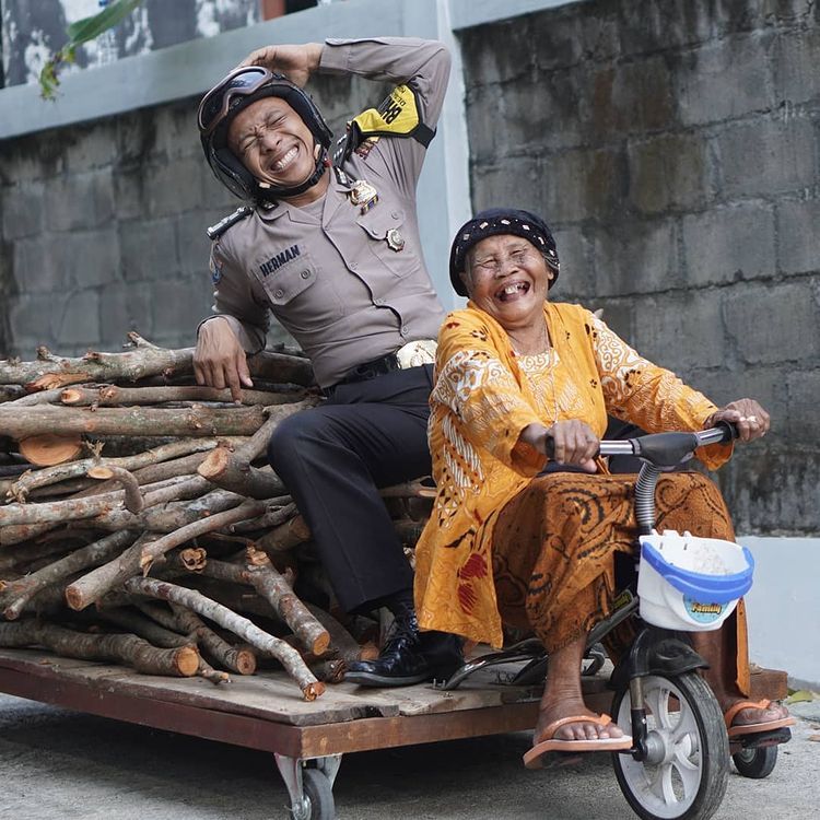 Detail Foto Nenek Gaul Lucu Nomer 40