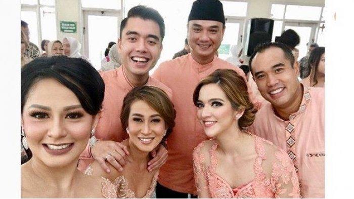 Detail Foto Nia Ramadhani Dan Keluarga Nomer 16