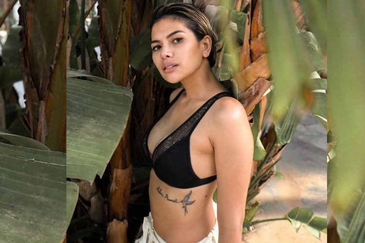 Detail Foto Nikita Mirzani Di Pantai Nomer 23