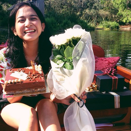 Detail Foto Nina Zatulini Dan Pacar Nomer 49