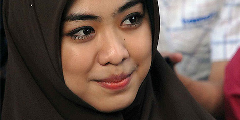 Detail Foto Oki Setiana Dewi Sebelum Berhijab Nomer 23