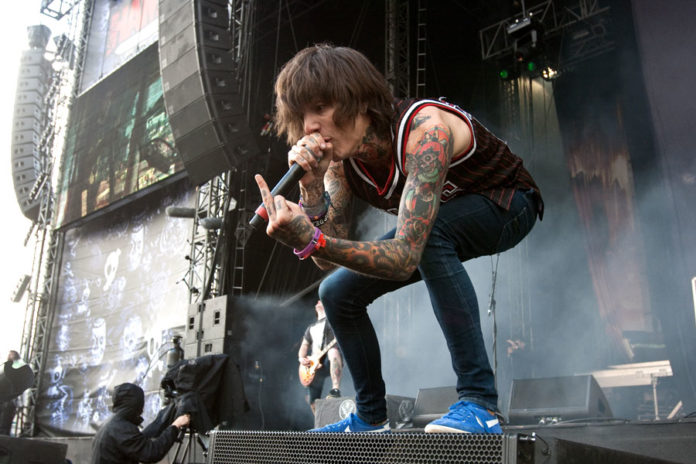 Detail Foto Oliver Sykes Nomer 33