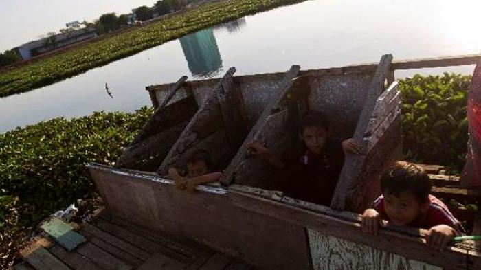 Detail Foto Orang Bab Sembarangan Nomer 52