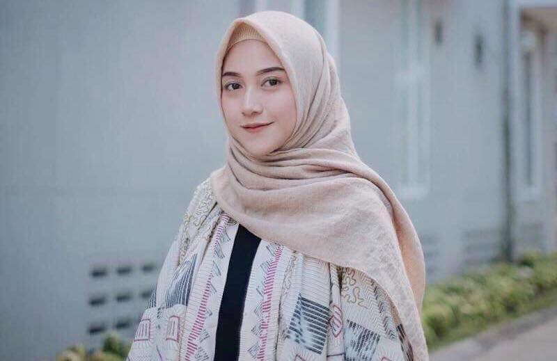 Detail Foto Orang Berjilbab Nomer 2