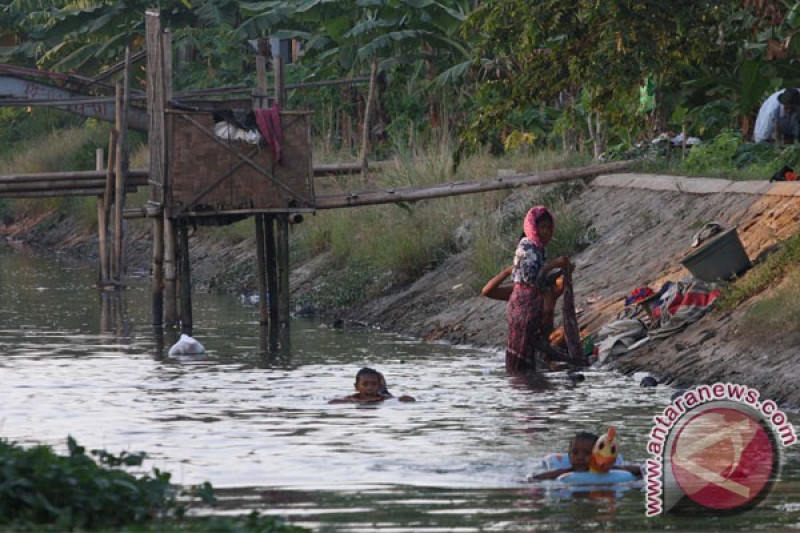 Detail Foto Orang Buang Air Besar Sembarangan Nomer 12