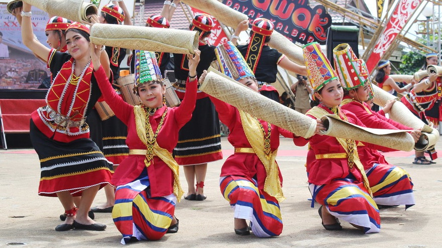 Detail Foto Orang Dayak Nomer 51