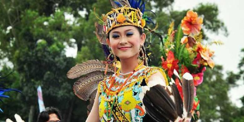 Detail Foto Orang Dayak Nomer 7