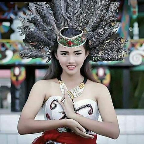 Detail Foto Orang Dayak Cantik Nomer 15