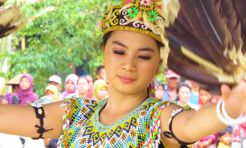 Detail Foto Orang Dayak Cantik Nomer 29