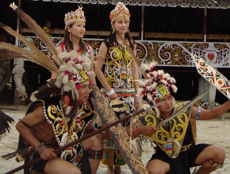 Detail Foto Orang Dayak Kalimantan Nomer 33