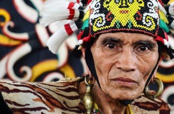 Detail Foto Orang Dayak Kalimantan Nomer 57