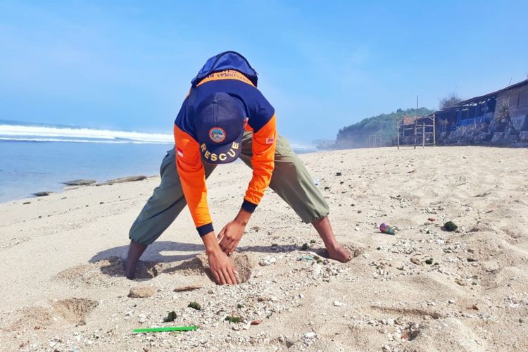 Detail Foto Orang Di Pantai Nomer 11