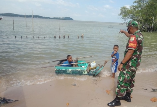 Detail Foto Orang Dipantai Nomer 56