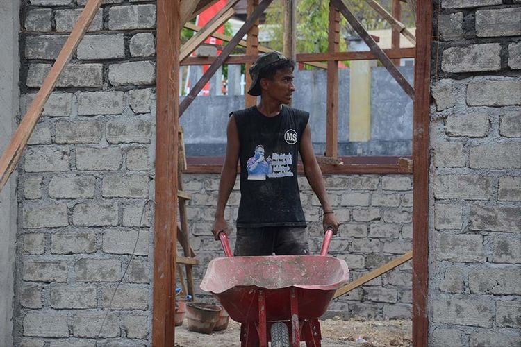 Detail Foto Orang Kerja Bangunan Nomer 20