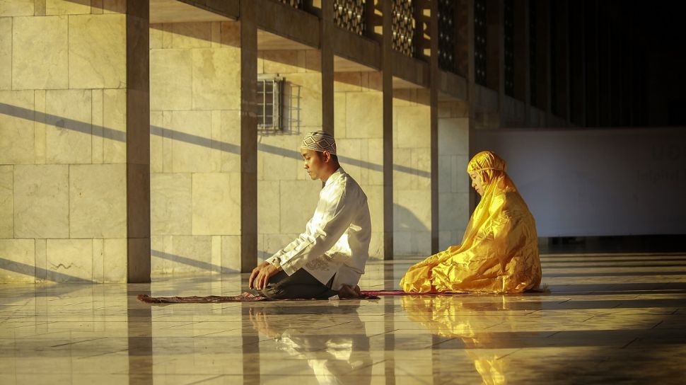 Detail Foto Orang Lagi Sholat Nomer 28