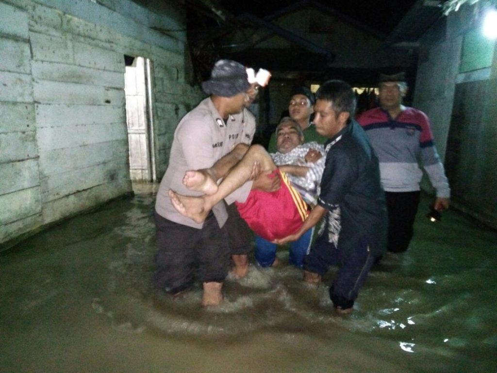 Detail Foto Orang Melahirkan Di Air Nomer 44