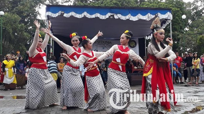 Detail Foto Orang Menari Nomer 17