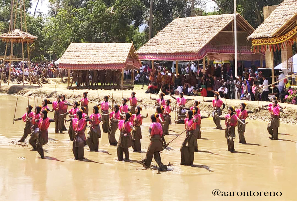 Detail Foto Orang Menari Nomer 31