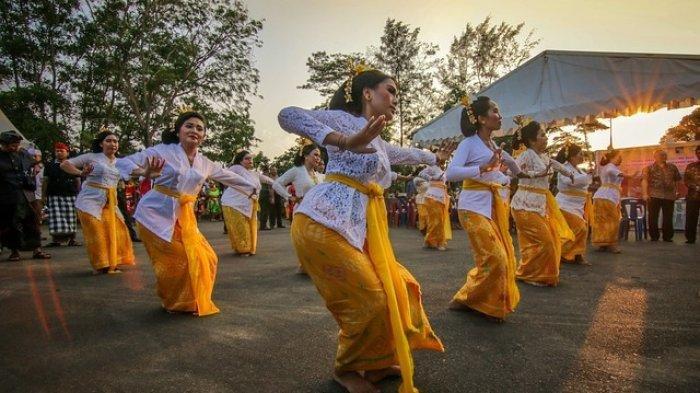 Detail Foto Orang Menari Nomer 47