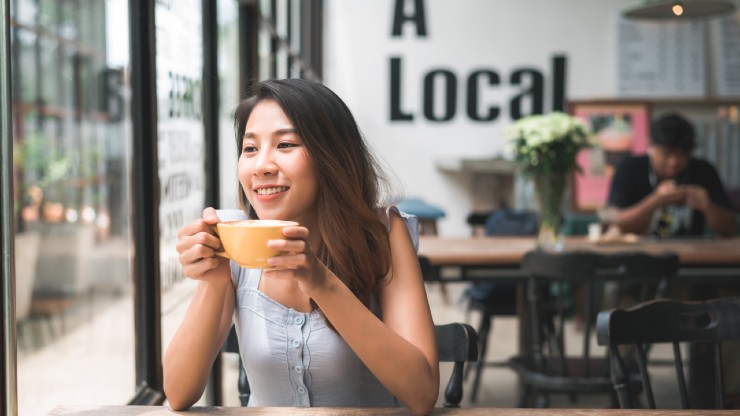 Detail Foto Orang Minum Kopi Nomer 16