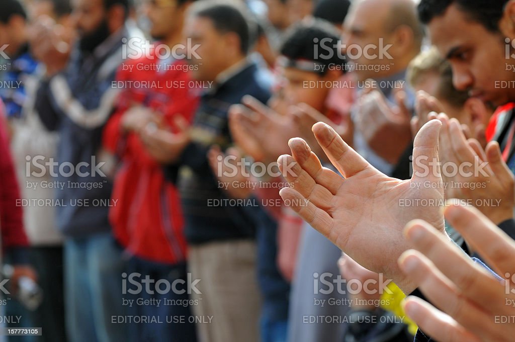 Detail Foto Orang Muslim Berdoa Nomer 46