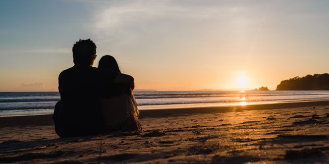 Detail Foto Orang Pacaran Di Pantai Nomer 34