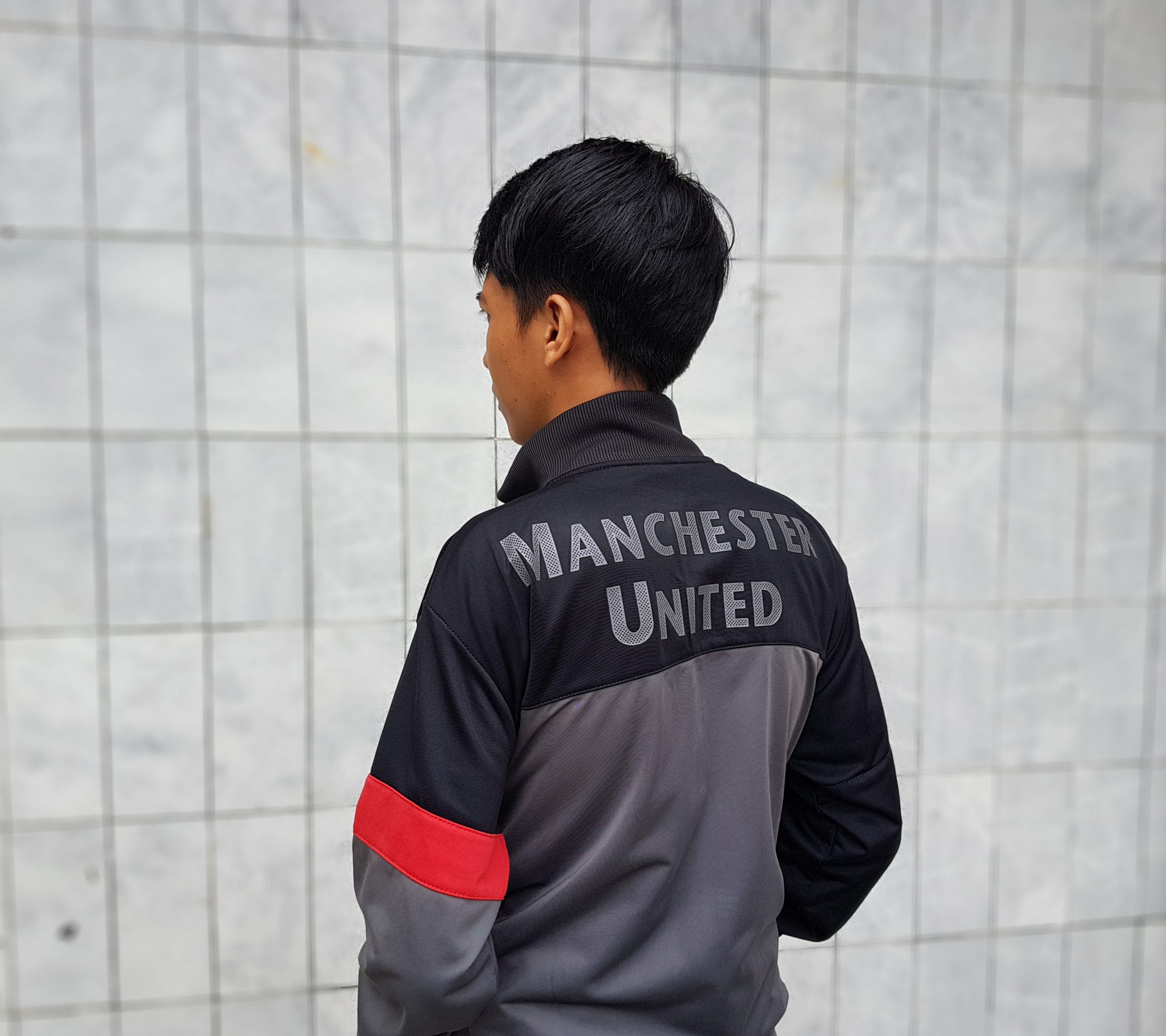 Detail Foto Orang Pakai Jaket Nomer 7