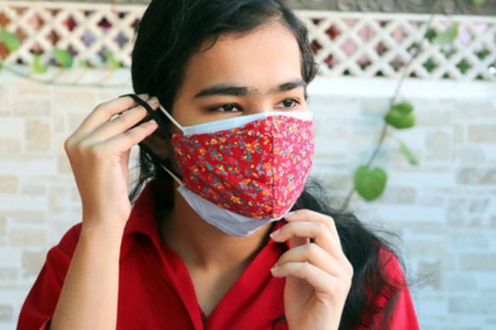 Detail Foto Orang Pakai Masker Nomer 29