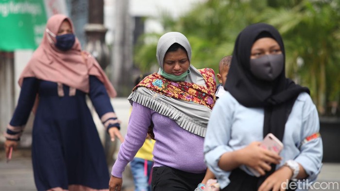 Detail Foto Orang Pakai Masker Nomer 41