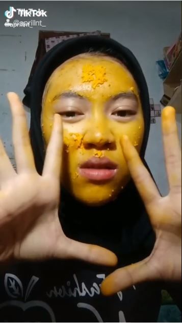 Detail Foto Orang Pakai Masker Wajah Nomer 22