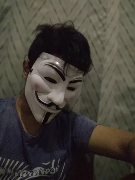 Detail Foto Orang Pakai Topeng Anonymous Nomer 19