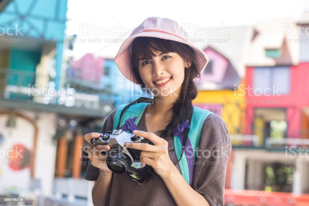Detail Foto Orang Pegang Kamera Nomer 46