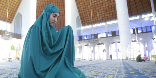 Detail Foto Orang Shalat Nomer 31