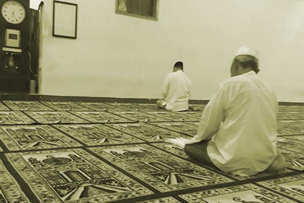 Detail Foto Orang Sholat Di Masjid Nomer 16