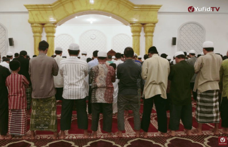 Detail Foto Orang Sholat Di Masjid Nomer 23