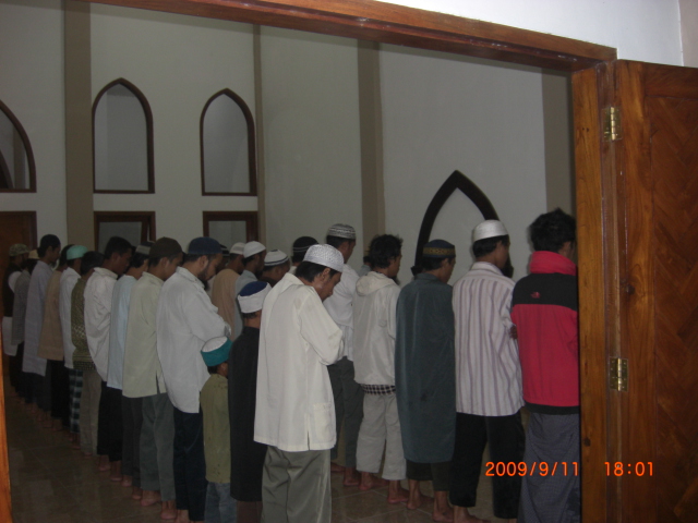 Detail Foto Orang Sholat Di Masjid Nomer 42