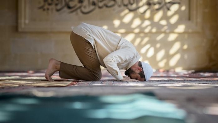 Detail Foto Orang Sholat Jumat Nomer 38