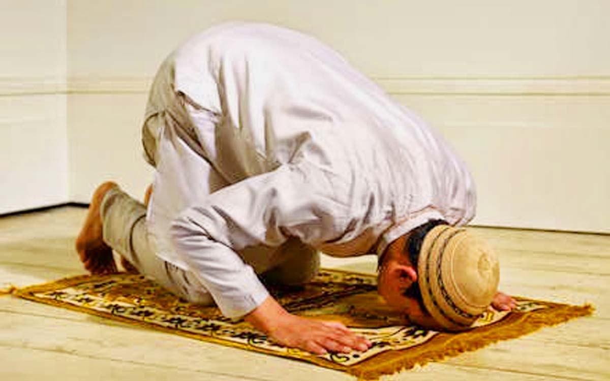 Detail Foto Orang Solat Nomer 13