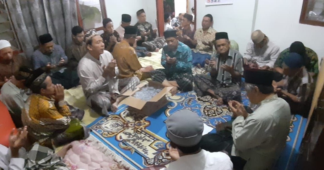 Detail Foto Orang Tahlilan Nomer 17