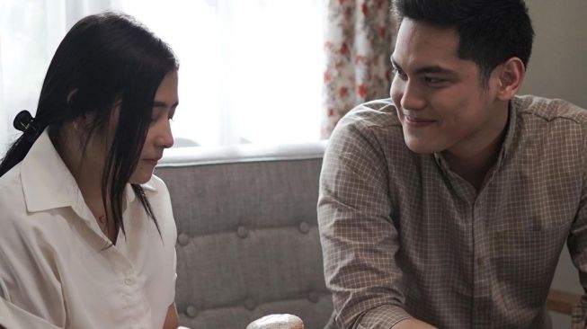 Detail Foto Pacar Prilly Latuconsina Nomer 49