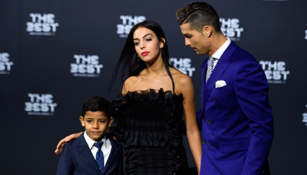 Detail Foto Pacar Ronaldo Nomer 28