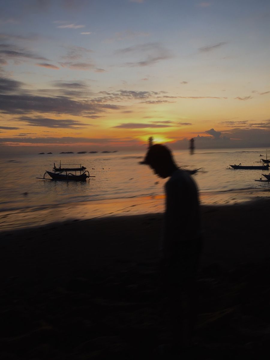 Foto Pacaran Di Pantai - KibrisPDR