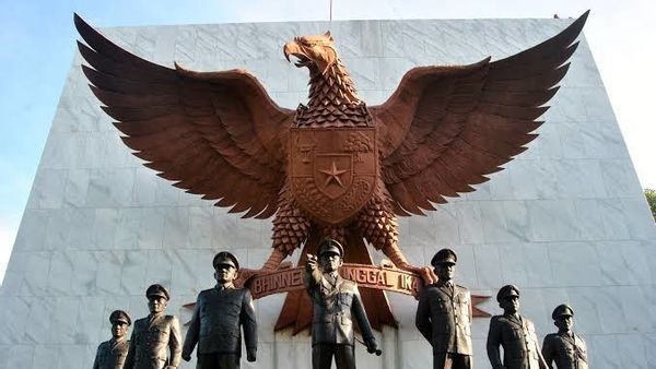 Detail Foto Pahlawan Revolusi Dan Namanya Nomer 22